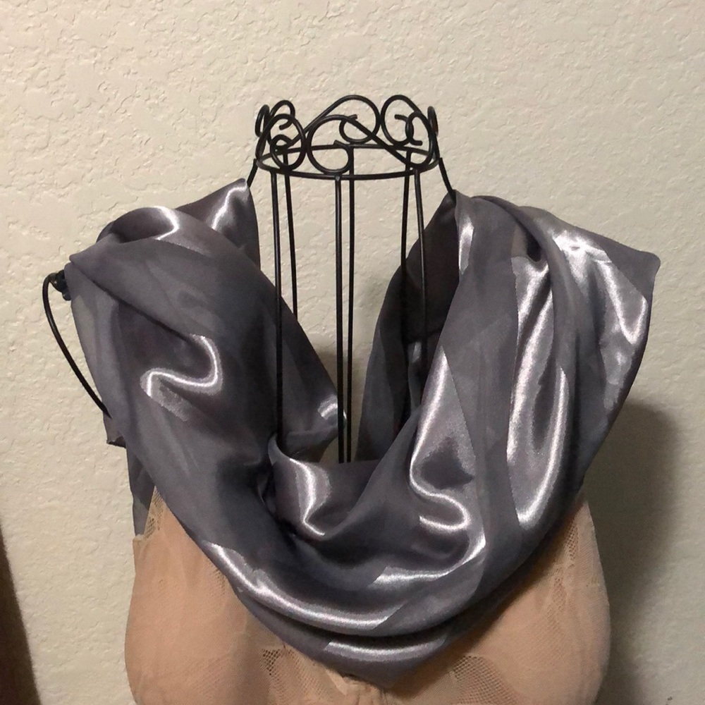 SCARF - Picture 2 of 5